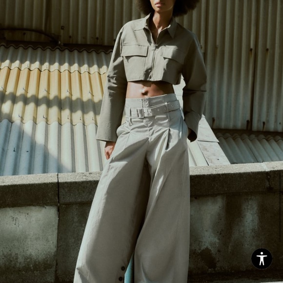 Zara Tops - Zara cropped gabardine shirt